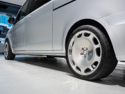 メルセデスベンツ Vクラス V220d ｴｸｽﾄﾗﾛﾝｸﾞ ﾚｰﾀﾞｰP　ﾏｲﾊﾞｯﾊ仕様 ｴｸﾞｾｸﾃｨﾌﾞｼｰﾄ TVﾓﾆﾀｰ付ﾊﾟｰﾃｰｼｮﾝ ｽﾀｰﾗｲﾄﾍｯﾄﾞﾗｲﾅｰ 4人乗り