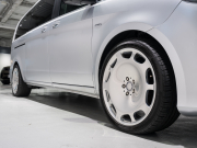 メルセデスベンツ Vクラス V220d ｴｸｽﾄﾗﾛﾝｸﾞ ﾚｰﾀﾞｰP　ﾏｲﾊﾞｯﾊ仕様 ｴｸﾞｾｸﾃｨﾌﾞｼｰﾄ TVﾓﾆﾀｰ付ﾊﾟｰﾃｰｼｮﾝ ｽﾀｰﾗｲﾄﾍｯﾄﾞﾗｲﾅｰ 4人乗り