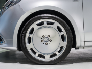 メルセデスベンツ Vクラス V220d ｴｸｽﾄﾗﾛﾝｸﾞ ﾚｰﾀﾞｰP　ﾏｲﾊﾞｯﾊ仕様 ｴｸﾞｾｸﾃｨﾌﾞｼｰﾄ TVﾓﾆﾀｰ付ﾊﾟｰﾃｰｼｮﾝ ｽﾀｰﾗｲﾄﾍｯﾄﾞﾗｲﾅｰ 4人乗り