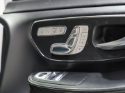 メルセデスベンツ Vクラス V220d ｴｸｽﾄﾗﾛﾝｸﾞ ﾚｰﾀﾞｰP　ﾏｲﾊﾞｯﾊ仕様 ｴｸﾞｾｸﾃｨﾌﾞｼｰﾄ TVﾓﾆﾀｰ付ﾊﾟｰﾃｰｼｮﾝ ｽﾀｰﾗｲﾄﾍｯﾄﾞﾗｲﾅｰ 4人乗り