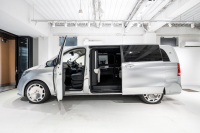 メルセデスベンツ Vクラス V220d ｴｸｽﾄﾗﾛﾝｸﾞ ﾚｰﾀﾞｰP　ﾏｲﾊﾞｯﾊ仕様 ｴｸﾞｾｸﾃｨﾌﾞｼｰﾄ TVﾓﾆﾀｰ付ﾊﾟｰﾃｰｼｮﾝ ｽﾀｰﾗｲﾄﾍｯﾄﾞﾗｲﾅｰ 4人乗り