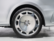 メルセデスベンツ Vクラス V220d ｴｸｽﾄﾗﾛﾝｸﾞ ﾚｰﾀﾞｰP　ﾏｲﾊﾞｯﾊ仕様 ｴｸﾞｾｸﾃｨﾌﾞｼｰﾄ TVﾓﾆﾀｰ付ﾊﾟｰﾃｰｼｮﾝ ｽﾀｰﾗｲﾄﾍｯﾄﾞﾗｲﾅｰ 4人乗り