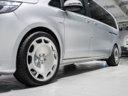 メルセデスベンツ Vクラス V220d ｴｸｽﾄﾗﾛﾝｸﾞ ﾚｰﾀﾞｰP　ﾏｲﾊﾞｯﾊ仕様 ｴｸﾞｾｸﾃｨﾌﾞｼｰﾄ TVﾓﾆﾀｰ付ﾊﾟｰﾃｰｼｮﾝ ｽﾀｰﾗｲﾄﾍｯﾄﾞﾗｲﾅｰ 4人乗り