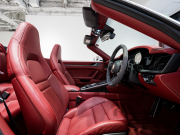 ポルシェ 911(Type992) ｶﾚﾗS ｶﾌﾞﾘｵﾚ　正規D車 ﾎﾞﾙﾄﾞｰﾚｯﾄﾞﾌﾙﾚｻﾞｰ ｼｰﾄﾍﾞﾝﾁﾚｰｼｮﾝ 純正PCM BOSEｻｳﾝﾄﾞ ACC ｽﾎﾟｰﾂｴｷｿﾞｰｽﾄ 20&21ｲﾝﾁAW　2年保証