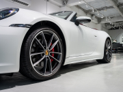 ポルシェ 911(Type992) ｶﾚﾗS ｶﾌﾞﾘｵﾚ　正規D車 ﾎﾞﾙﾄﾞｰﾚｯﾄﾞﾌﾙﾚｻﾞｰ ｼｰﾄﾍﾞﾝﾁﾚｰｼｮﾝ 純正PCM BOSEｻｳﾝﾄﾞ ACC ｽﾎﾟｰﾂｴｷｿﾞｰｽﾄ 20&21ｲﾝﾁAW　2年保証