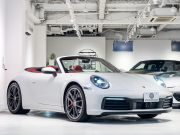 ポルシェ 911(Type992) ｶﾚﾗS ｶﾌﾞﾘｵﾚ　正規D車 ﾎﾞﾙﾄﾞｰﾚｯﾄﾞﾌﾙﾚｻﾞｰ ｼｰﾄﾍﾞﾝﾁﾚｰｼｮﾝ 純正PCM BOSEｻｳﾝﾄﾞ ACC ｽﾎﾟｰﾂｴｷｿﾞｰｽﾄ 20&21ｲﾝﾁAW　2年保証