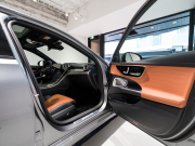 AMG Cクラス C43 4MATIC　現行ﾓﾃﾞﾙ 左H 1ｵｰﾅｰ ｼｴﾅﾌﾞﾗｳﾝﾚｻﾞｰ ｼｰﾄﾋｰﾀｰ ﾍﾞﾝﾁﾚｰﾀｰ ﾊﾟﾉﾗﾏSR 純正ARﾅﾋﾞ Burmester3D 純正19AW　新車保証継承可