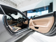 ポルシェ 911(Type992) カレラS 正規D車 エントリードライブ 14wayベージュ革シート 純正PCM BOSEサウンド ACC スポーツエキゾースト 20&21インチAW 2年保証