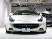 フェラーリ FF Ferrari Four F1 DCT　正規D車 左H ｸｵｲｵ革 ﾌﾙ電動ｼｰﾄﾍﾞﾝﾁﾚｰｼｮﾝ ﾊﾟﾉﾗﾏｶﾞﾗｽﾙｰﾌ ﾊﾟｯｾﾝｼﾞｬｰﾃﾞｨｽﾌﾟﾚｲ LEDｶｰﾎﾞﾝﾄﾞﾗｲﾊﾞｰｿﾞｰﾝ ﾅﾋﾞTV Bｶﾒﾗ 鍛造20ｲﾝﾁ ﾛｰﾀﾞｳﾝ PowerCraftﾏﾌﾗｰ OP800 記録簿多数