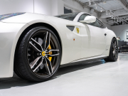 フェラーリ FF Ferrari Four F1 DCT　正規D車 左H ｸｵｲｵ革 ﾌﾙ電動ｼｰﾄﾍﾞﾝﾁﾚｰｼｮﾝ ﾊﾟﾉﾗﾏｶﾞﾗｽﾙｰﾌ ﾊﾟｯｾﾝｼﾞｬｰﾃﾞｨｽﾌﾟﾚｲ LEDｶｰﾎﾞﾝﾄﾞﾗｲﾊﾞｰｿﾞｰﾝ ﾅﾋﾞTV Bｶﾒﾗ 鍛造20ｲﾝﾁ ﾛｰﾀﾞｳﾝ PowerCraftﾏﾌﾗｰ OP800 記録簿多数