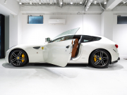 フェラーリ FF Ferrari Four F1 DCT　正規D車 左H ｸｵｲｵ革 ﾌﾙ電動ｼｰﾄﾍﾞﾝﾁﾚｰｼｮﾝ ﾊﾟﾉﾗﾏｶﾞﾗｽﾙｰﾌ ﾊﾟｯｾﾝｼﾞｬｰﾃﾞｨｽﾌﾟﾚｲ LEDｶｰﾎﾞﾝﾄﾞﾗｲﾊﾞｰｿﾞｰﾝ ﾅﾋﾞTV Bｶﾒﾗ 鍛造20ｲﾝﾁ ﾛｰﾀﾞｳﾝ PowerCraftﾏﾌﾗｰ OP800 記録簿多数