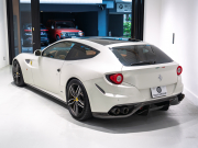 フェラーリ FF Ferrari Four F1 DCT　正規D車 左H ｸｵｲｵ革 ﾌﾙ電動ｼｰﾄﾍﾞﾝﾁﾚｰｼｮﾝ ﾊﾟﾉﾗﾏｶﾞﾗｽﾙｰﾌ ﾊﾟｯｾﾝｼﾞｬｰﾃﾞｨｽﾌﾟﾚｲ LEDｶｰﾎﾞﾝﾄﾞﾗｲﾊﾞｰｿﾞｰﾝ ﾅﾋﾞTV Bｶﾒﾗ 鍛造20ｲﾝﾁ ﾛｰﾀﾞｳﾝ PowerCraftﾏﾌﾗｰ OP800 記録簿多数