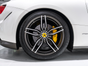 フェラーリ FF Ferrari Four F1 DCT　正規D車 左H ｸｵｲｵ革 ﾌﾙ電動ｼｰﾄﾍﾞﾝﾁﾚｰｼｮﾝ ﾊﾟﾉﾗﾏｶﾞﾗｽﾙｰﾌ ﾊﾟｯｾﾝｼﾞｬｰﾃﾞｨｽﾌﾟﾚｲ LEDｶｰﾎﾞﾝﾄﾞﾗｲﾊﾞｰｿﾞｰﾝ ﾅﾋﾞTV Bｶﾒﾗ 鍛造20ｲﾝﾁ ﾛｰﾀﾞｳﾝ PowerCraftﾏﾌﾗｰ OP800 記録簿多数