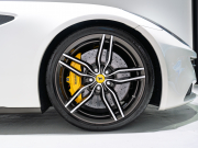 フェラーリ FF Ferrari Four F1 DCT　正規D車 左H ｸｵｲｵ革 ﾌﾙ電動ｼｰﾄﾍﾞﾝﾁﾚｰｼｮﾝ ﾊﾟﾉﾗﾏｶﾞﾗｽﾙｰﾌ ﾊﾟｯｾﾝｼﾞｬｰﾃﾞｨｽﾌﾟﾚｲ LEDｶｰﾎﾞﾝﾄﾞﾗｲﾊﾞｰｿﾞｰﾝ ﾅﾋﾞTV Bｶﾒﾗ 鍛造20ｲﾝﾁ ﾛｰﾀﾞｳﾝ PowerCraftﾏﾌﾗｰ OP800 記録簿多数