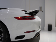 ポルシェ 911(Type991.2) ｶﾚﾗ ｶﾌﾞﾘｵﾚ　後期 正規D車 MY17 黒革 ﾍﾞﾝﾁﾚｰﾀｰ PCMﾅﾋﾞTV Bｶﾒﾗ BOSEｻｳﾝﾄﾞ LEDﾍｯﾄﾞﾗｲﾄ Fﾘﾌﾀｰ 20AW　2年保証付