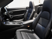 ポルシェ 911(Type991.2) ｶﾚﾗ ｶﾌﾞﾘｵﾚ　後期 正規D車 MY17 黒革 ﾍﾞﾝﾁﾚｰﾀｰ PCMﾅﾋﾞTV Bｶﾒﾗ BOSEｻｳﾝﾄﾞ LEDﾍｯﾄﾞﾗｲﾄ Fﾘﾌﾀｰ 20AW　2年保証付