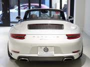 ポルシェ 911(Type991.2) ｶﾚﾗ ｶﾌﾞﾘｵﾚ　後期 正規D車 MY17 黒革 ﾍﾞﾝﾁﾚｰﾀｰ PCMﾅﾋﾞTV Bｶﾒﾗ BOSEｻｳﾝﾄﾞ LEDﾍｯﾄﾞﾗｲﾄ Fﾘﾌﾀｰ 20AW　2年保証付