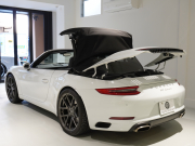 ポルシェ 911(Type991.2) ｶﾚﾗ ｶﾌﾞﾘｵﾚ　後期 正規D車 MY17 黒革 ﾍﾞﾝﾁﾚｰﾀｰ PCMﾅﾋﾞTV Bｶﾒﾗ BOSEｻｳﾝﾄﾞ LEDﾍｯﾄﾞﾗｲﾄ Fﾘﾌﾀｰ 20AW　2年保証付