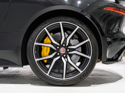 ジャガー Fタイプ SVR 5.0L P575 AWD　正規D車 右H SVRｶｰﾎﾞﾝｾﾗﾐｯｸﾌﾞﾚｰｷﾊﾟｯｸ 12way革ｼｰﾄ ﾋｰﾀｰ&ﾍﾞﾝﾁﾚｰﾀｰ ﾊﾟﾉﾗﾐｯｸR MERIDIAN 専用INCONELｴｷｿﾞｰｽﾄ OP20AW