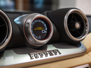 フェラーリ カリフォルニアT F1 DCT　正規D車 左H ｸﾚﾏﾚｻﾞｰ&ﾌﾞﾗｯｸﾀﾞｯｼｭﾎﾞｰﾄﾞ ﾌﾙ電動ｼｰﾄ 純正ﾅﾋﾞ ｶｰﾎﾞﾝLEDｽﾃｱ ｽﾎﾟｰﾂｴｷｿﾞｰｽﾄ Bｶﾒﾗ 電格ﾐﾗｰ OP鍛造20AW EBM