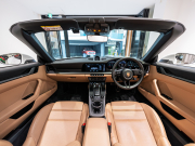 ポルシェ 911(Type992) ｶﾚﾗS ｶﾌﾞﾘｵﾚ　正規D車 ｴﾝﾄﾘｰD ﾍﾞｰｼﾞｭﾚｻﾞｰ 14wayｱﾀﾞﾌﾟﾃｨﾌﾞｼｰﾄ ﾍﾞﾝﾁﾚｰｼｮﾝ 純正PCM ACC ﾚｰﾝﾁｪﾝｼﾞA ｽﾎﾟｰﾂｴｷｿﾞｰｽﾄ 20&21ｲﾝﾁAW