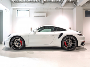 ポルシェ 911(Type992) ﾀｰﾎﾞ PDK ｽﾎﾟｰﾂｸﾛﾉPKG　正規D車 1ｵｰﾅｰ 黒革18way 電動ｶﾞﾗｽｻﾝﾙｰﾌ ﾋｰﾀｰ&ﾍﾞﾝﾁﾚｰｼｮﾝ PCMﾅﾋﾞ CarPlay BOSE ｽﾎﾟｰﾂｴｸﾞｿﾞｰｽﾄ ﾀｰﾎﾞSﾃﾞｻﾞｲﾝ20&21AW　新車保証継承可