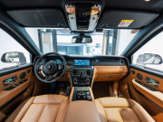 ロールスロイス カリナン Cullinan LHD　正規D車 1ｵｰﾅｰ Tempest Grey ﾀﾝﾚｻﾞｰ ﾌﾙ電動ｼｰﾄ ｼｰﾄﾋｰﾀｰ&ﾍﾞﾝﾁﾚｰﾀｰ 純正ﾅﾋﾞTV CarPlay ｼﾝｸﾞﾙｺｰﾁﾗｲﾝMandarin ｵｰﾌﾟﾝﾎﾟｱﾌﾞﾗｯｸｳｯﾄﾞ ﾌﾙﾎﾟﾘｯｼｭ22AW