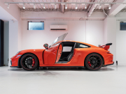 ポルシェ 911(Type991.2) GT3 スポーツクロノPKG 正規D車 フロントリフト 4wayスポーツシート 純正PCMナビ リアビューカメラ CarPlay PDLSヘッドライト 専用20AW OPカラー