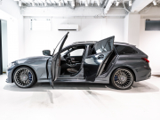 アルピナ D3 S Touring Allrad　正規D車 右H ﾗｸﾞｼﾞｭｱﾘｰPKG ｾｰﾌﾃｨPKG ｳﾞｧｰﾈｽｶﾓｶﾚｻﾞｰ 純正ﾅﾋﾞ 360ｶﾒﾗ CarPlay harman/kardon BMWﾚｰｻﾞｰﾗｲﾄ ﾍｯﾄﾞｱｯﾌﾟD ｸﾗｼｯｸ20AW OPｶﾗｰ