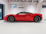 フェラーリ 488スパイダー F1 DCT　正規D車 RossoCorsa ﾌﾛﾝﾄｻｽﾍﾟﾝｼｮﾝﾘﾌﾃｨﾝｸﾞ Cremaﾚｻﾞｰ ﾌﾙ電動ｼｰﾄ ｼｰﾄﾋｰﾀｰ ｶｰﾎﾞﾝLEDｽﾃｱ ｶｰﾎﾞﾝｲﾝﾃﾘｱ JBLｻｳﾝﾄﾞ 鍛造20AW