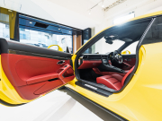 ポルシェ 911(Type991.1) ﾀｰﾎﾞS ｽﾎﾟｰﾂｸﾛﾉ&ｶｰﾎﾞﾝｲﾝﾃﾘｱPKG　正規D車 ﾂｰﾄｰﾝﾚｻﾞｰｲﾝﾃﾘｱ PCCB 赤革 18wayｱﾀﾞﾌﾟﾃｨﾌﾞｽﾎﾟｰﾂｼｰﾄ ﾅﾋﾞTV BOSEｻｳﾝﾄﾞ Bｶﾒﾗ PDLS付LEDﾗｲﾄ 20AW