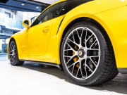 ポルシェ 911(Type991.1) ﾀｰﾎﾞS ｽﾎﾟｰﾂｸﾛﾉ&ｶｰﾎﾞﾝｲﾝﾃﾘｱPKG　正規D車 ﾂｰﾄｰﾝﾚｻﾞｰｲﾝﾃﾘｱ PCCB 赤革 18wayｱﾀﾞﾌﾟﾃｨﾌﾞｽﾎﾟｰﾂｼｰﾄ ﾅﾋﾞTV BOSEｻｳﾝﾄﾞ Bｶﾒﾗ PDLS付LEDﾗｲﾄ 20AW