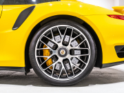 ポルシェ 911(Type991.1) ﾀｰﾎﾞS ｽﾎﾟｰﾂｸﾛﾉ&ｶｰﾎﾞﾝｲﾝﾃﾘｱPKG　正規D車 ﾂｰﾄｰﾝﾚｻﾞｰｲﾝﾃﾘｱ PCCB 赤革 18wayｱﾀﾞﾌﾟﾃｨﾌﾞｽﾎﾟｰﾂｼｰﾄ ﾅﾋﾞTV BOSEｻｳﾝﾄﾞ Bｶﾒﾗ PDLS付LEDﾗｲﾄ 20AW