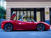 フェラーリ 488スパイダー F1 DCT　正規ﾃﾞｨｰﾗｰ車 ROSSOCORSA×CREMAﾚｻﾞｰ  20ｲﾝﾁ鍛造AW 電動ｼｰﾄ JBLｻｳﾝﾄﾞ ｶｰﾎﾞﾝｲﾝﾃﾘｱ ﾌﾛﾝﾄﾘﾌﾀｰ CCM SCM2