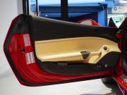 フェラーリ 488スパイダー F1 DCT　正規ﾃﾞｨｰﾗｰ車 ROSSOCORSA×CREMAﾚｻﾞｰ  20ｲﾝﾁ鍛造AW 電動ｼｰﾄ JBLｻｳﾝﾄﾞ ｶｰﾎﾞﾝｲﾝﾃﾘｱ ﾌﾛﾝﾄﾘﾌﾀｰ CCM SCM2