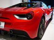 フェラーリ 488スパイダー F1 DCT　正規ﾃﾞｨｰﾗｰ車 ROSSOCORSA×CREMAﾚｻﾞｰ  20ｲﾝﾁ鍛造AW 電動ｼｰﾄ JBLｻｳﾝﾄﾞ ｶｰﾎﾞﾝｲﾝﾃﾘｱ ﾌﾛﾝﾄﾘﾌﾀｰ CCM SCM2