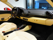 フェラーリ 488スパイダー F1 DCT　正規ﾃﾞｨｰﾗｰ車 ROSSOCORSA×CREMAﾚｻﾞｰ  20ｲﾝﾁ鍛造AW 電動ｼｰﾄ JBLｻｳﾝﾄﾞ ｶｰﾎﾞﾝｲﾝﾃﾘｱ ﾌﾛﾝﾄﾘﾌﾀｰ CCM SCM2