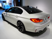 BMW Mシリーズ M5 4.4 M xDrive ｺﾝﾌｫｰﾄPKG　600ps ﾌﾞﾗｯｸﾒﾘﾉﾚｻﾞｰ ｶｰﾎﾞﾝﾙｰﾌ ﾅﾋﾞTV harman/kardon ﾍｯﾄﾞｱｯﾌﾟD ﾍﾞﾝﾁﾚｰｼｮﾝ Mｴｷｿﾞｰｽﾄ 20AW　2年保証