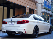BMW Mシリーズ M5 4.4 M xDrive ｺﾝﾌｫｰﾄPKG　600ps ﾌﾞﾗｯｸﾒﾘﾉﾚｻﾞｰ ｶｰﾎﾞﾝﾙｰﾌ ﾅﾋﾞTV harman/kardon ﾍｯﾄﾞｱｯﾌﾟD ﾍﾞﾝﾁﾚｰｼｮﾝ Mｴｷｿﾞｰｽﾄ 20AW　2年保証