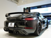 ポルシェ 718 ケイマン GT4 PDK　RHD ｽﾎﾟｰﾂｸﾛﾉPKG　1ｵｰﾅｰ 正規D車 Race-Tex&ｶｰﾎﾞﾝｲﾝﾃﾘｱ 18wayｱﾀﾞﾌﾟﾃｨﾌﾞｼｰﾄ PCMﾅﾋﾞ Bｶﾒﾗ BOSEｻｳﾝﾄﾞ LEDﾍｯﾄﾞﾗｲﾄ PDLS Plus 電格ﾐﾗｰ 20AW　新車保証