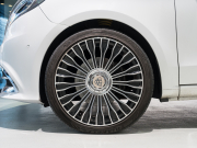 メルセデスベンツ Vクラス V220d AVG ロング レーダーP マイバッハ仕様 エグセクティブシート TVモニター付パーテーション パノラマSR 4人乗り 2年保証付