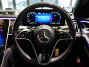 メルセデスベンツ Sクラス S400d 4MATIC AMGﾗｲﾝ ﾚｻﾞｰEX　1ｵﾅ ﾅｯﾊﾟ革 ﾊﾟﾉﾗﾏﾙｰﾌ 12.8ｲﾝﾁ有機ELﾃﾞｨｽﾌﾟﾚｲ ｳｫｰﾑｺﾝﾌｫｰﾄPKG ｴｱｻｽ　新車保証付