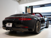 ポルシェ 911(Type991.2) ｶﾚﾗ4 ｶﾌﾞﾘｵﾚ ｽﾎﾟｰﾂｸﾛﾉPKG　正規D車 MY17 左H ﾌﾙﾚｻﾞｰｲﾝﾃﾘｱ ｴﾝﾄﾘｰD 赤革 純正PCMﾅﾋﾞ ﾌﾙｾｸﾞTV CarPlay ｽﾎﾟｰﾂｴｸﾞｿﾞｰｽﾄ RSﾃﾞｻﾞｲﾝ20AW　2年保証付