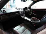 ポルシェ 718 ケイマン GT4 PDK ｸﾛﾉﾊﾟｯｹｰｼﾞ　正規D車 右H ExclusiveManufaktur 1ｵｰﾅｰ Race-Tex&ｶｰﾎﾞﾝｲﾝﾃﾘｱ PCMﾅﾋﾞ BOSEｻｳﾝﾄﾞ Bｶﾒﾗ LEDﾍｯﾄﾞﾗｲﾄ PDLS Plus ﾎﾜｲﾄﾒｰﾀｰ OPｶﾗｰ ｱｸﾗﾎﾟﾏﾌﾗｰ　2年保証