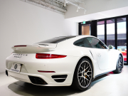ポルシェ 911(Type991.1) ﾀｰﾎﾞS ｽﾎﾟｰﾂｸﾛﾉ&ｶｰﾎﾞﾝｲﾝﾃﾘｱPKG　正規D車 ｴﾝﾄﾘｰD PCCB 茶革 ﾍﾞﾝﾁﾚｰﾀｰ ｶﾞﾗｽﾙｰﾌ ﾅﾋﾞTV BOSEｻｳﾝﾄﾞ Bｶﾒﾗ PDLS付LEDﾗｲﾄ　2年保証付