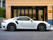 ポルシェ 911(Type991.1) ﾀｰﾎﾞS ｽﾎﾟｰﾂｸﾛﾉ&ｶｰﾎﾞﾝｲﾝﾃﾘｱPKG　正規D車 ｴﾝﾄﾘｰD PCCB 茶革 ﾍﾞﾝﾁﾚｰﾀｰ ｶﾞﾗｽﾙｰﾌ ﾅﾋﾞTV BOSEｻｳﾝﾄﾞ Bｶﾒﾗ PDLS付LEDﾗｲﾄ　2年保証付