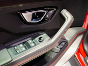 ランボルギーニ ウルス 4.0 ﾊｲｳｪｲ&ｱｰﾊﾞﾝﾛｰﾄﾞPKG　1ｵｰﾅｰ 正規D車 左H 5人乗り B/KｽﾀｲﾙPKG 黒革 ﾋｰﾀｰ&ﾍﾞﾝﾁﾚｰﾀｰ ﾊﾟﾉﾗﾏSR 純正ﾅﾋﾞTV ﾄｯﾌﾟﾋﾞｭｰｶﾒﾗ Bang&Olufsen ﾍｯﾄﾞｱｯﾌﾟD 23ｲﾝﾁTaigeteAW　新車保証