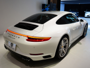 ポルシェ 911(Type991.2) ｶﾚﾗ4 ｽﾎﾟｰﾂｸﾛﾉPKG　右H ﾌﾙﾚｻﾞｰﾂｰﾄﾝｲﾝﾃﾘｱ 赤革 純正PCMﾅﾋﾞ CarPlay Bｶﾒﾗ ﾊﾟｰｸｱｼｽﾄ ｶﾚﾗS20AW　2年保証付