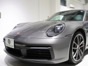 ポルシェ 911(Type992) ｶﾚﾗS ｽﾎﾟｰﾂｸﾛﾉPKG　正規D車 右H ｴﾝﾄﾘｰD ﾌﾙﾚｻﾞｰﾂｰﾄﾝｲﾝﾃﾘｱ 赤革 純正PCMﾅﾋﾞ CarPlay ｱｸﾃｨﾌﾞｾｰﾌﾃｨ ｻﾗｳﾝﾄﾞｶﾒﾗ ｶﾚﾗｸﾗｼｯｸ20/21AW　2年保証