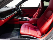 ポルシェ 911(Type992) ｶﾚﾗS ｽﾎﾟｰﾂｸﾛﾉPKG　正規D車 右H ｴﾝﾄﾘｰD ﾌﾙﾚｻﾞｰﾂｰﾄﾝｲﾝﾃﾘｱ 赤革 純正PCMﾅﾋﾞ CarPlay ｱｸﾃｨﾌﾞｾｰﾌﾃｨ ｻﾗｳﾝﾄﾞｶﾒﾗ ｶﾚﾗｸﾗｼｯｸ20/21AW　2年保証
